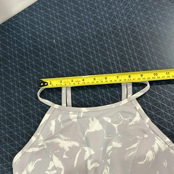 Lululemon See The Sea Swim Top in Mini Flower Pop White Silver Lilac - Picture 8 of 9